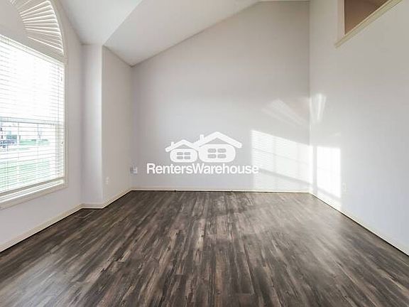 3rd image of 9101 N Mersington Ave