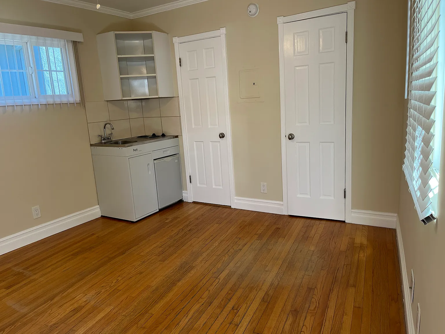 Studio, $1,600 — Photo 2