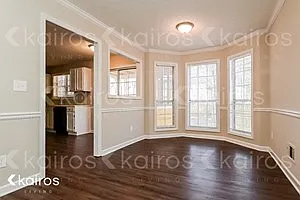 835 Ashley Ln — Photo 3