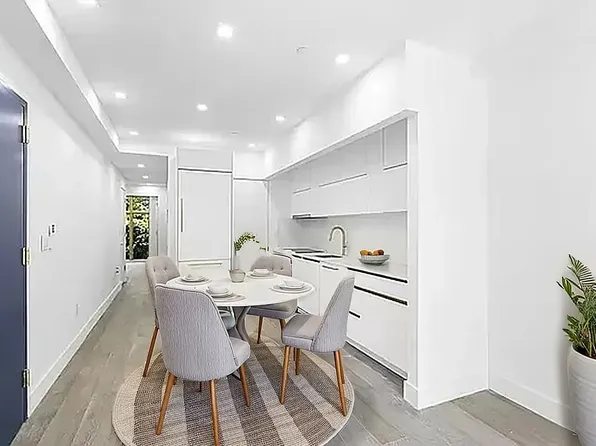 455 Lexington Avenue image 2 of 8