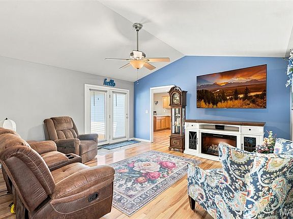 3rd image of 507 Cobblestone Ct