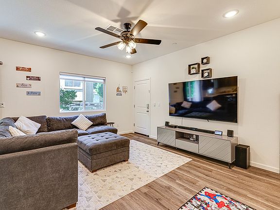 3rd image of 1421 Rock Cap Ln
