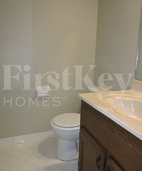 2056 Kingsrow Pkwy — Photo 11