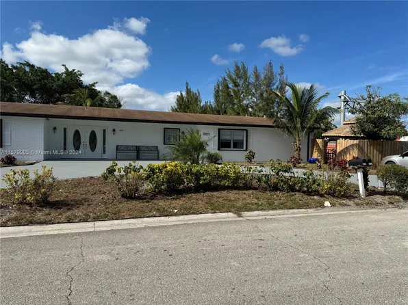 4027 Pot O Gold St, West Palm Beach, FL 33406