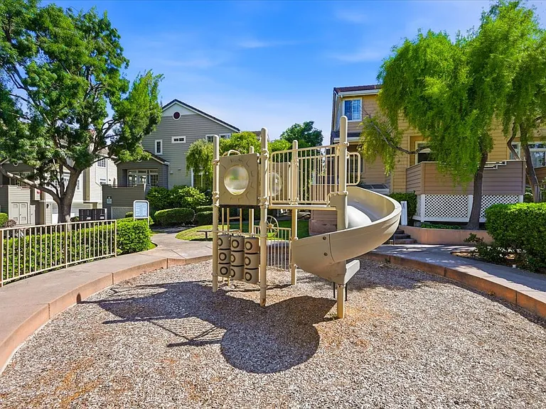 521 Porpoise Bay Ter #A — Photo 71