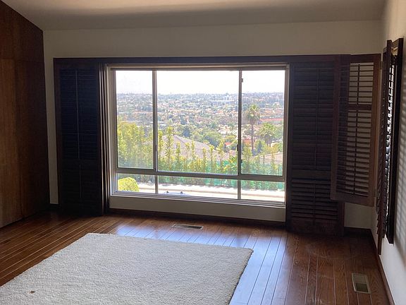 5th image of 5942 Madra Ave