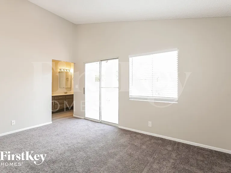 3336 Surfline Dr — Photo 8
