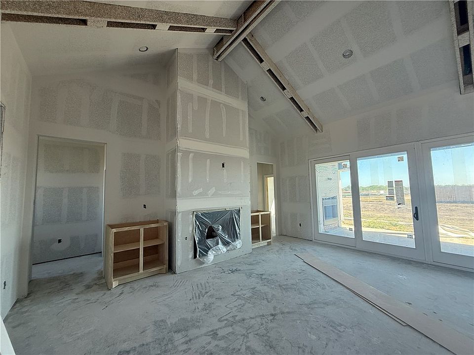 2nd image of 1501 Mariposa Rnch