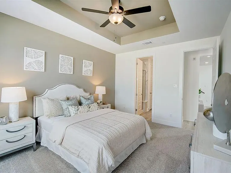 2027 Cora Ivy Ln — Photo 8