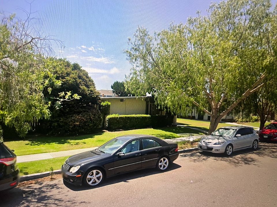 Street view of 105 Clearbrook Lane