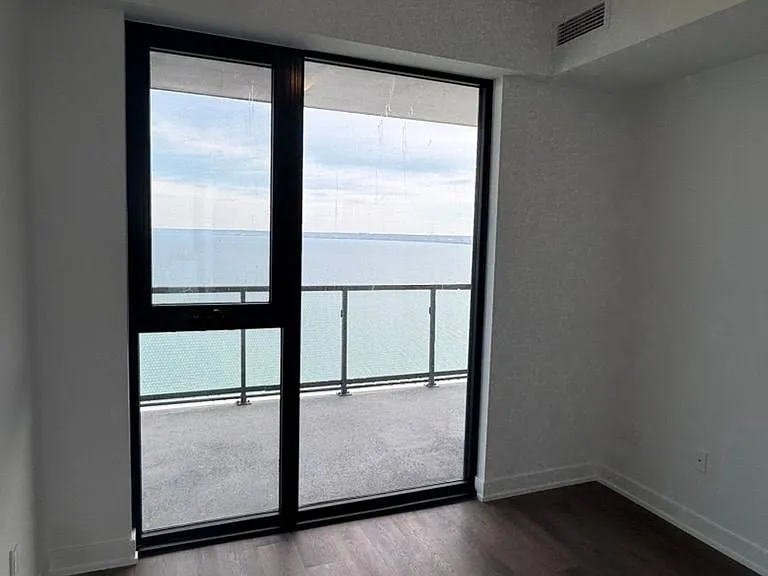 2075 Lakeshore Rd #2105 — Photo 7