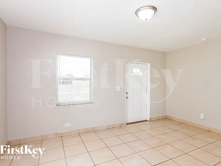2440 NW 162nd St — Photo 6