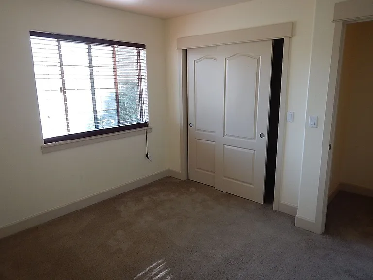 704 NE Loper Ave — Photo 17