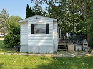 184 Windward, Lakemoor, IL 60051