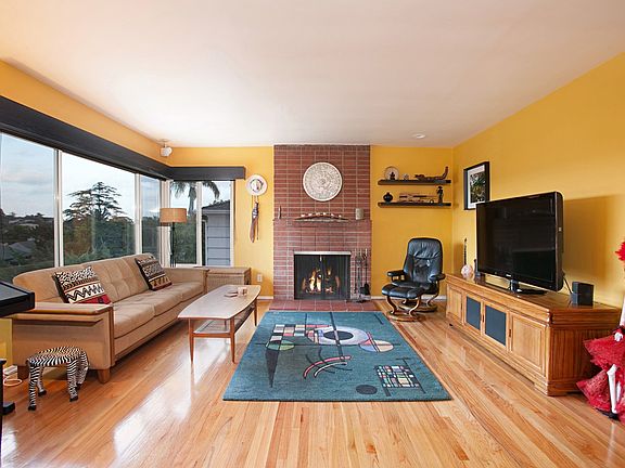 5th image of 3723 La Cresta Dr