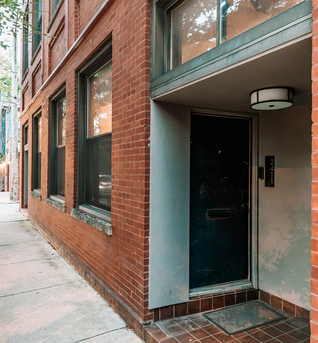 2411 North Surrey Court, Unit 1G — Photo 4