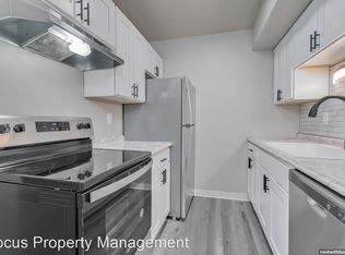 1001 Lucerne Dr #1A, Menasha, WI 54952