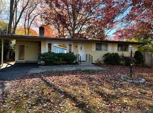 2 Windsor Oval, Old Saybrook, CT 06475