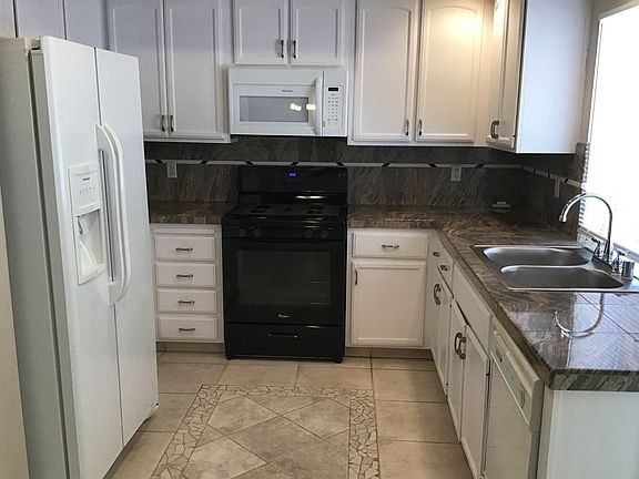 5th image of 1592 Silver Knoll Ave