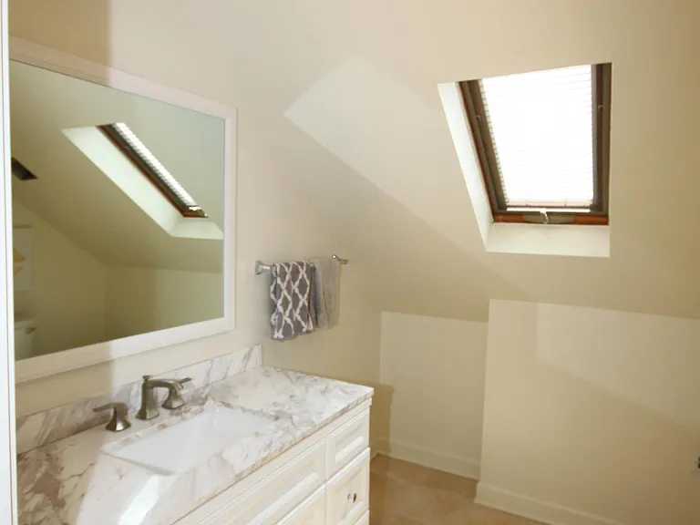 3338 N Kenmore Ave #3 — Photo 10
