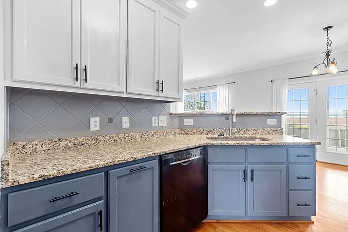 720 Camwheel Dr — Photo 9