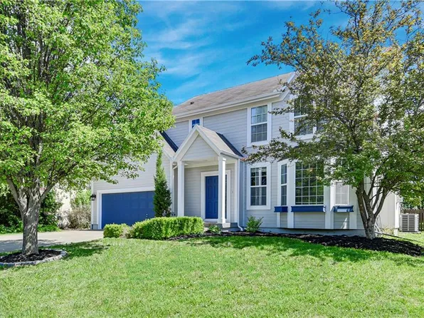 683 E Mockingbird St, Gardner, KS 66030