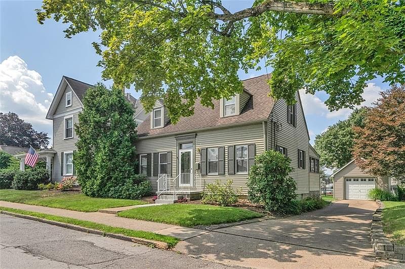115 N Division St, Zelienople, PA 16063 Zillow