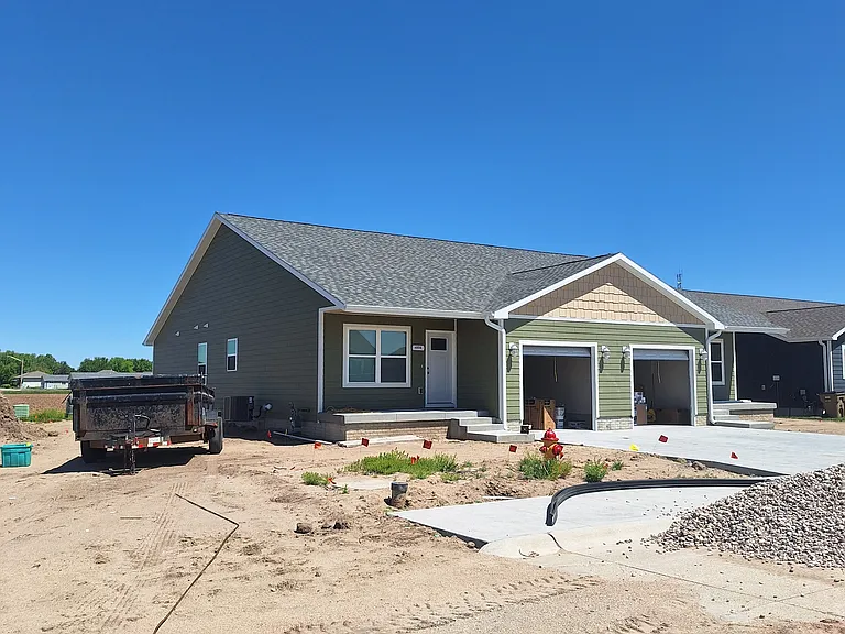 4054-4056 Gus St — Photo 1
