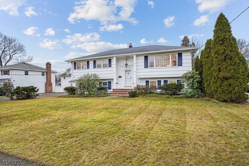 1st image of 11 Ronald Dr