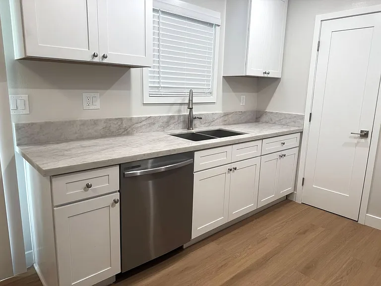 4950 Hancock St — Photo 9