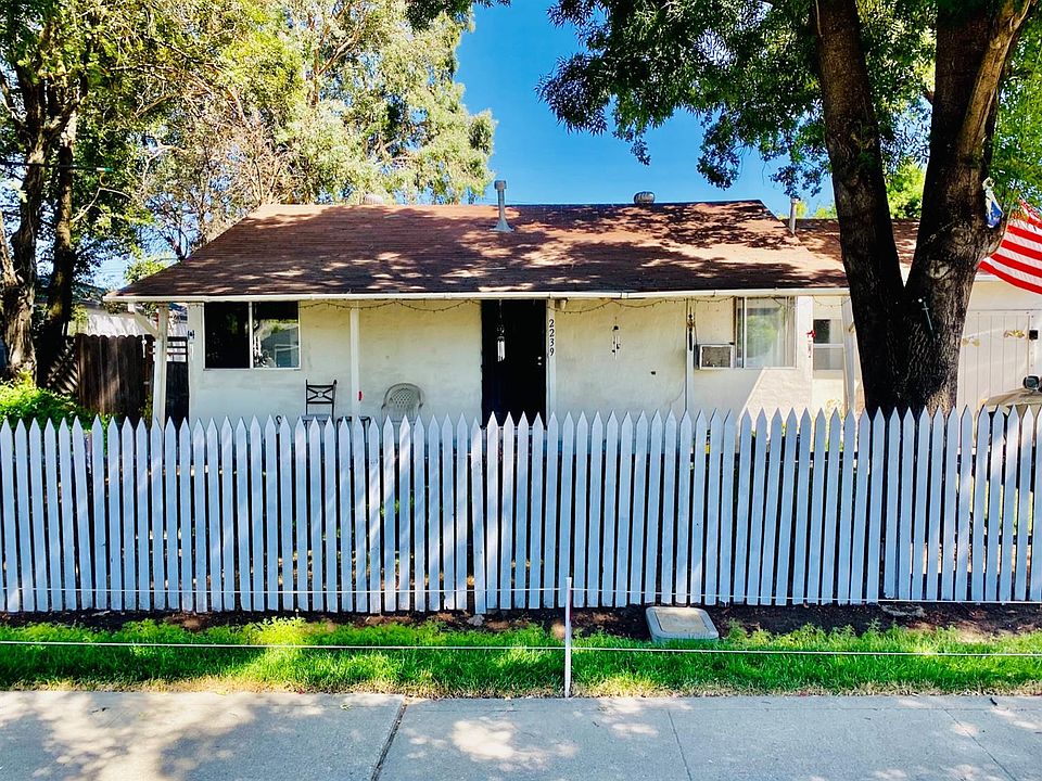 2nd image of 2239 E Anita St