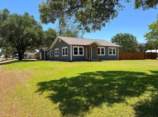 2006 11th St, Hempstead, TX 77445