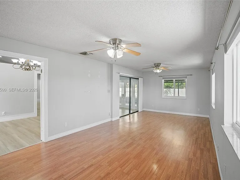 4040 NE 6th Ave — Photo 8