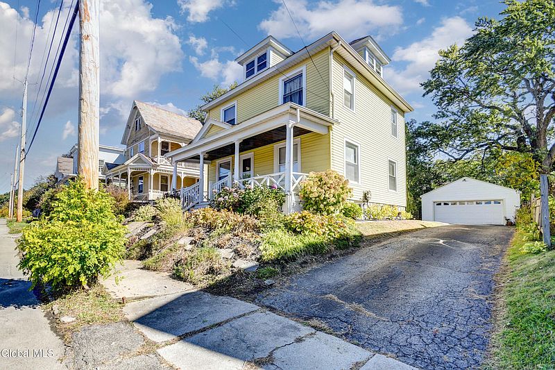 2nd image of 245 Brookside Avenue