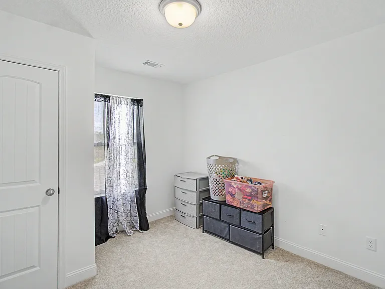 76 Saint Johns Ct — Photo 23