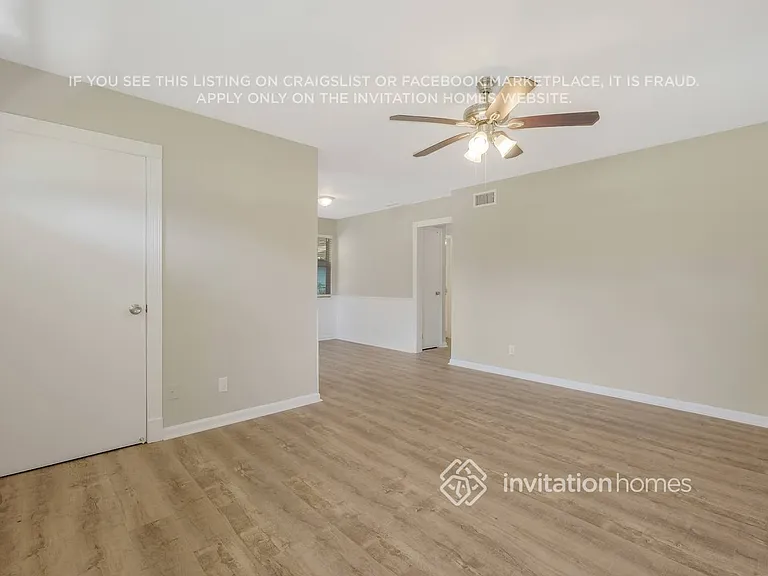 7917 Chateau Dr S — Photo 8
