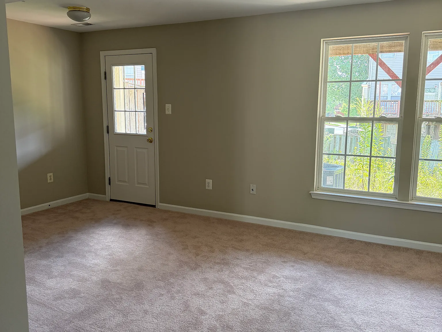 3 bed, 2.5 bath, 1980 sqft, $2,850 — Photo 3