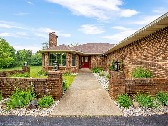 5th image of 9128 Clover Dr
