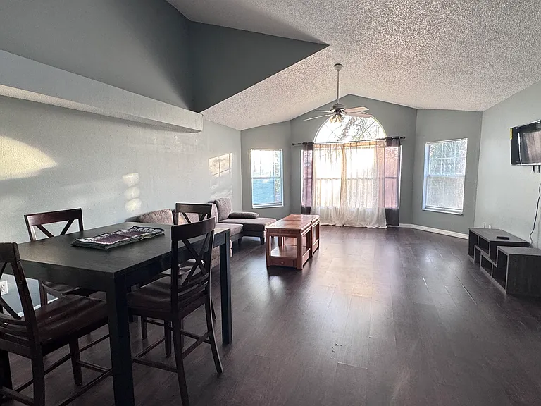2747 N Poinciana Blvd #8 — Photo 6