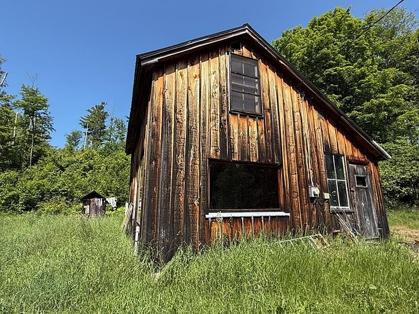 2nd image of 127 Holt Road