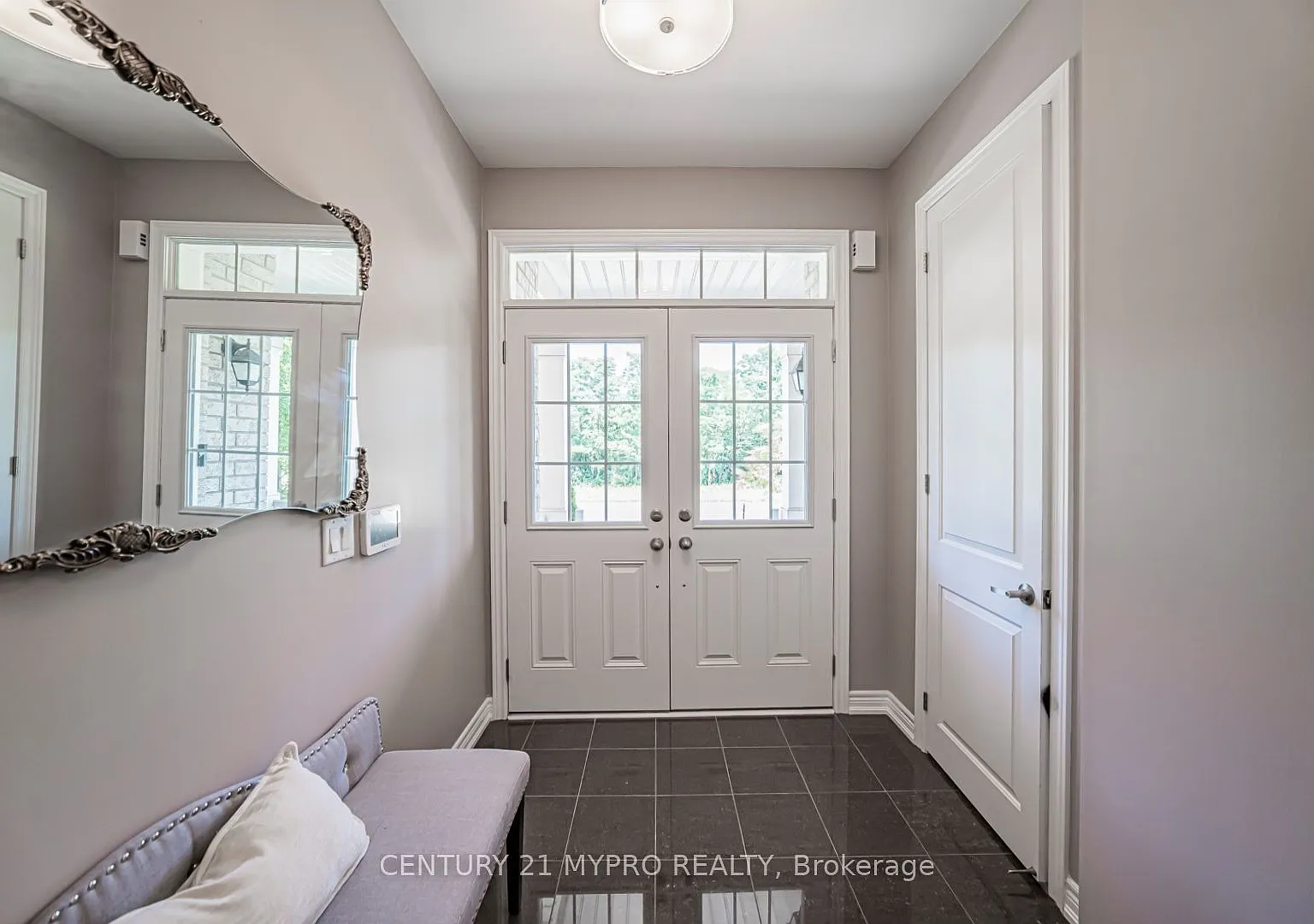 4 bed, $3,800 — Photo 2