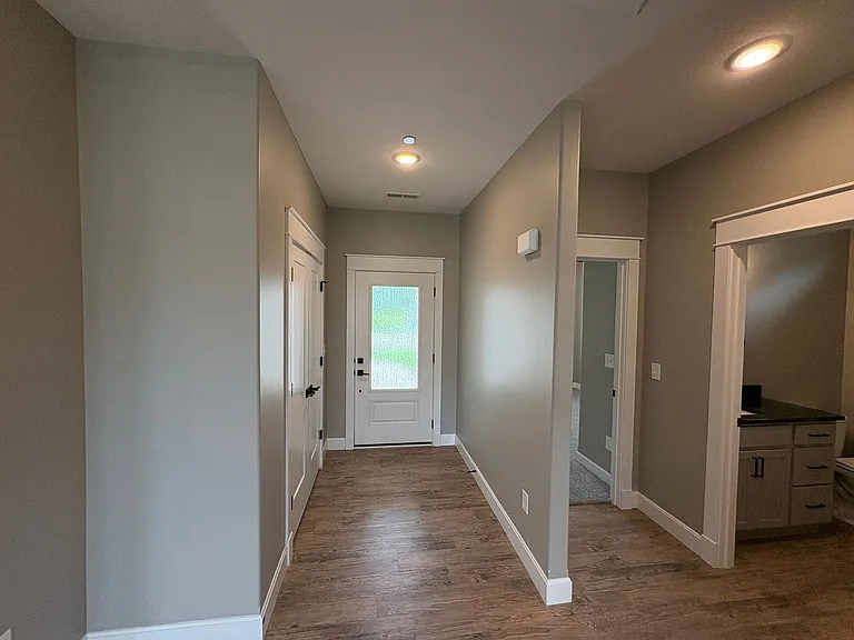 4916 Plumthicket Dr — Photo 5