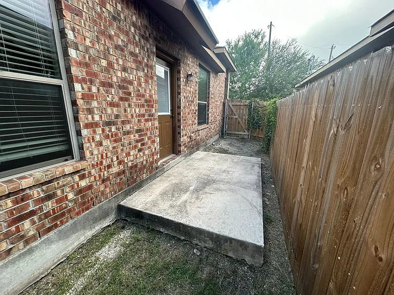 298 Rosalie Dr — Photo 25