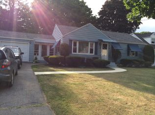 54 Kane St, Springfield, MA 01119