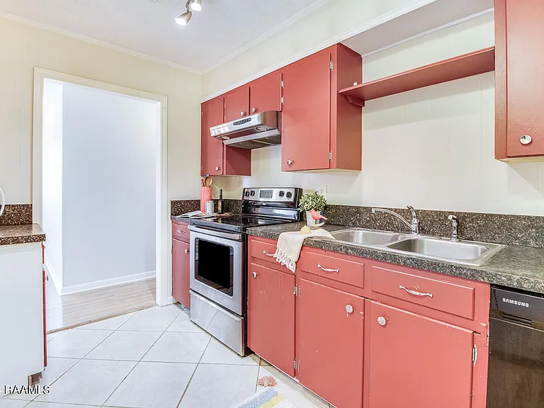 303 Gerald Dr — Photo 13