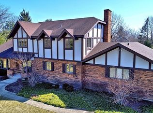 14 Darlington Dr, Hawthorn Woods, IL