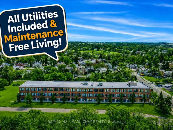 543 Timothy St #106, Newmarket, ON L3Y 1R1