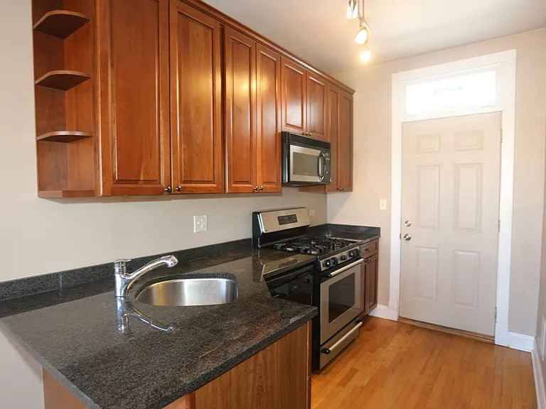 4808 N Paulina St — Photo 8