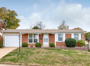 1699 San Miguel Ln, Fenton, MO 63026