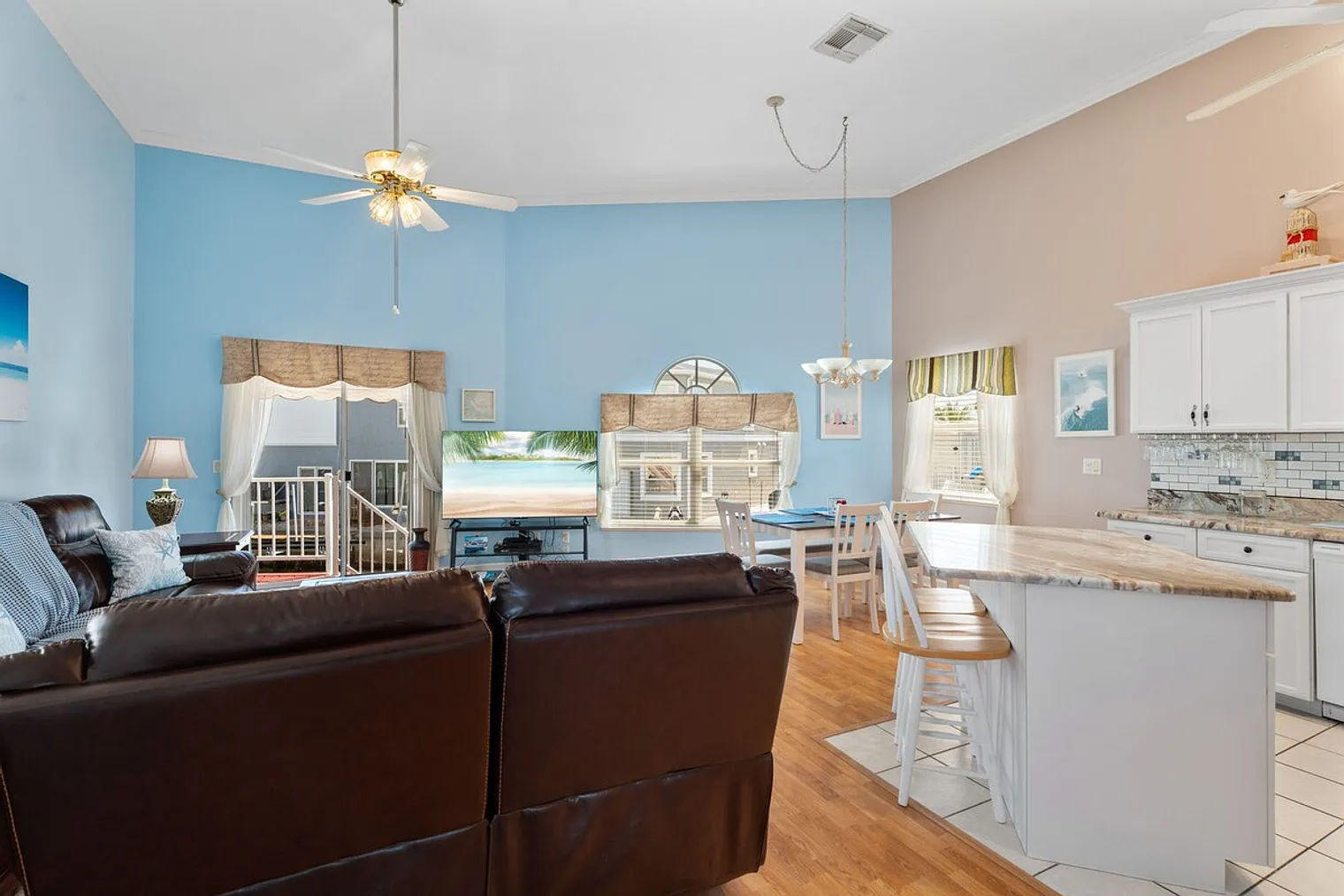 3 bed, 2.5 bath, $6,861 — Photo 3